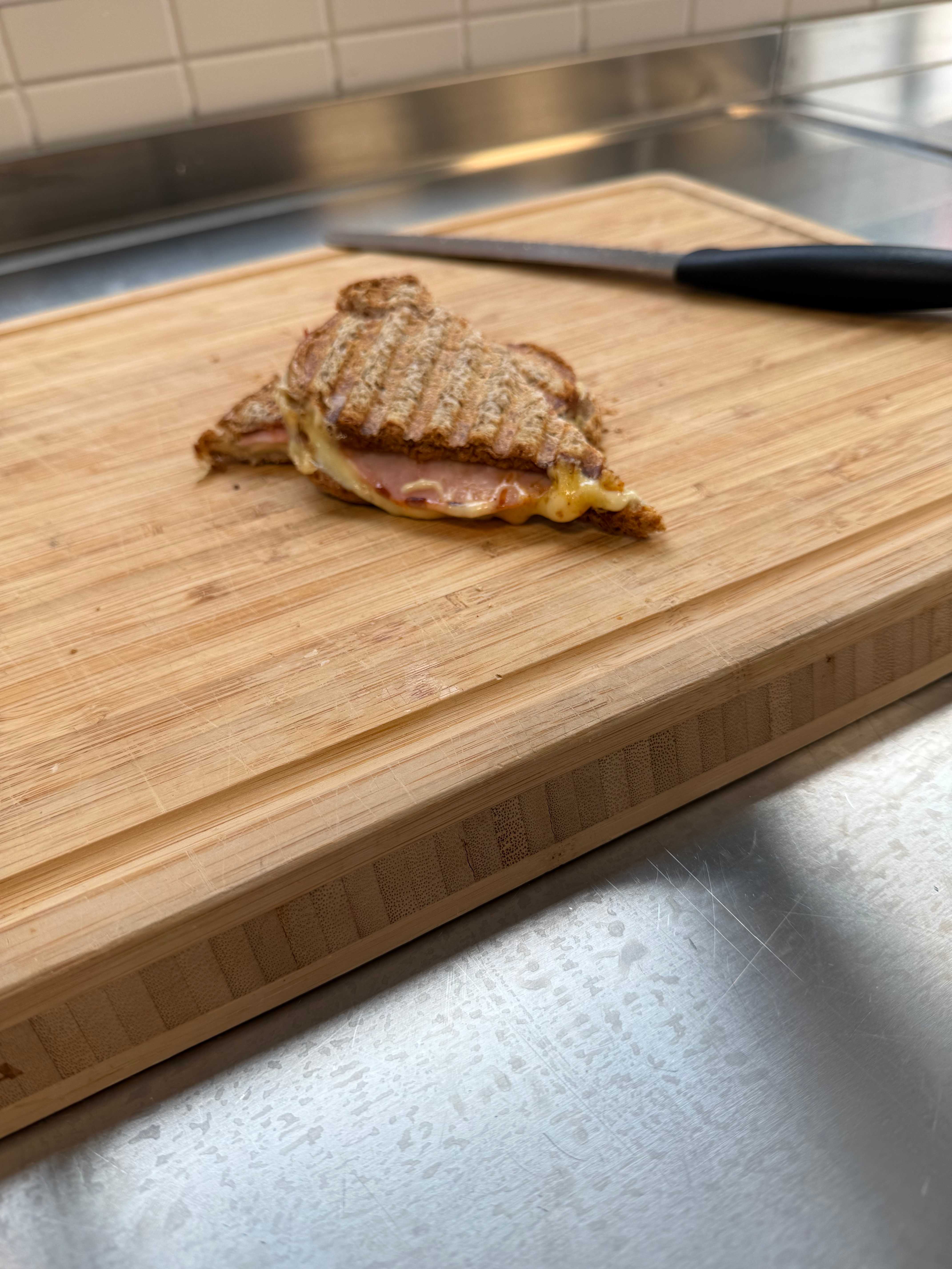 Toast Boys klassisk toast med skinke og smeltet ost